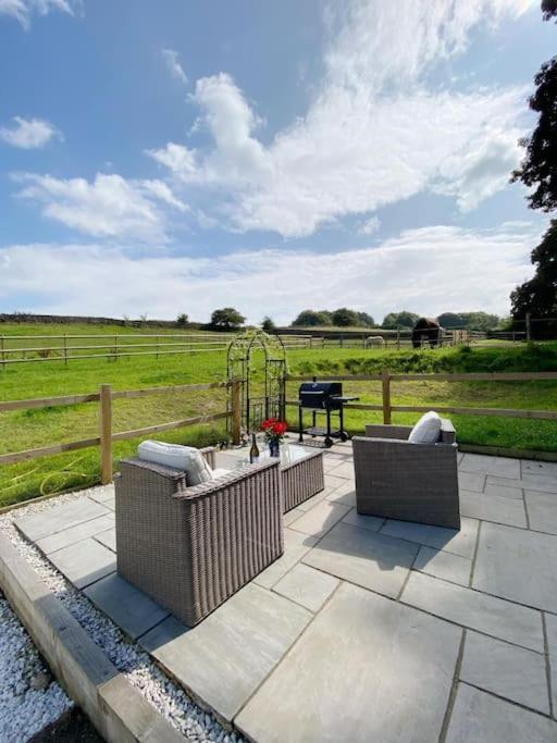 Luxury Detached Peak District Stone Barn - Dog Friendly Villa Hazelwood Exterior foto