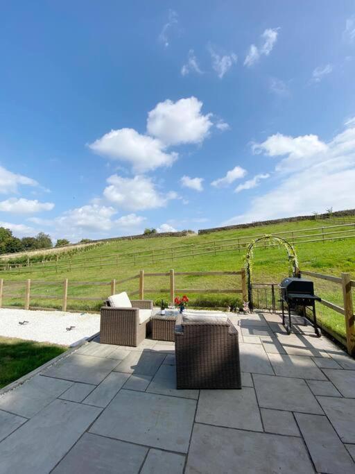 Luxury Detached Peak District Stone Barn - Dog Friendly Villa Hazelwood Exterior foto